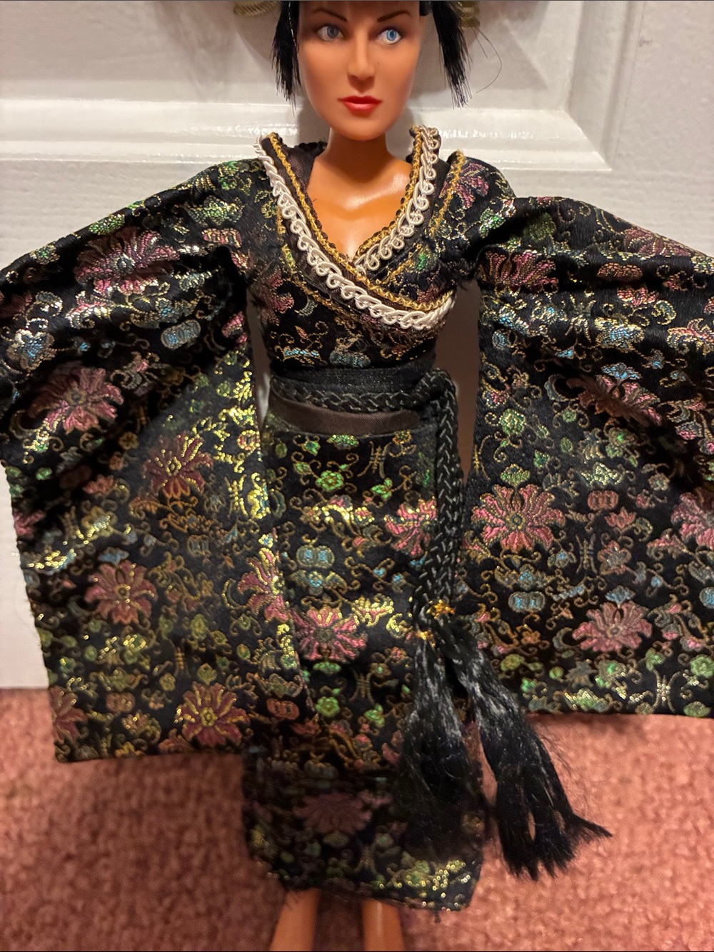 Stunning Vintage Barbie Doll - Picture 3 of 5
